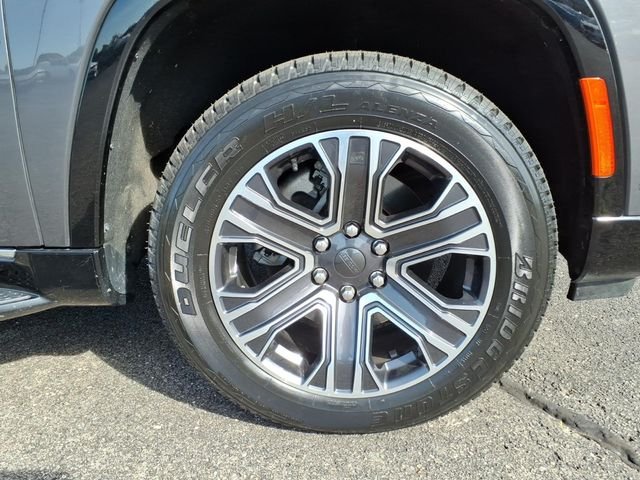 Certified Used 2023 Gray Jeep Base image 9