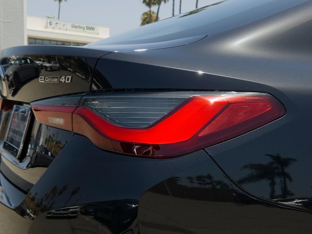 New 2026 Black Sapphire Metallic BMW eDrive40 image 5