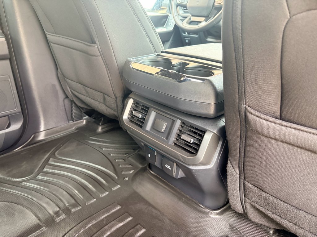 Used 2024 Agate Black Metallic Ford XLT image 25