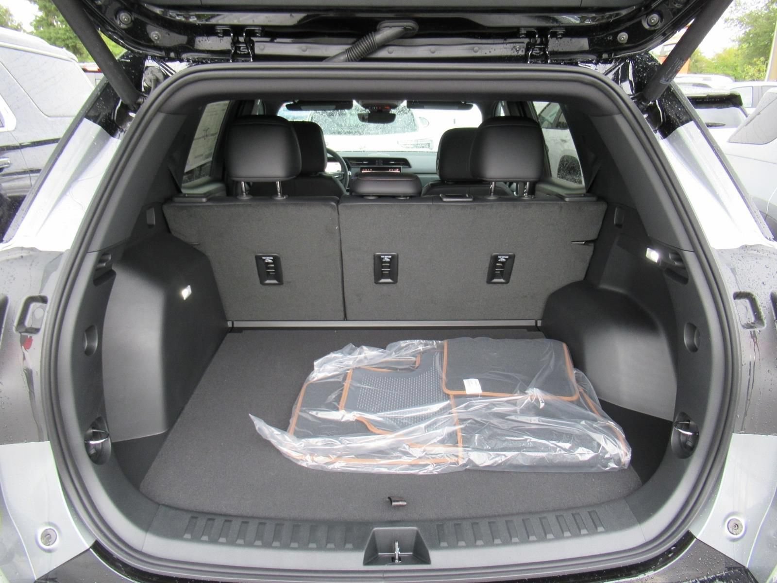 2027 GMC Terrain AT4 - Photo 32