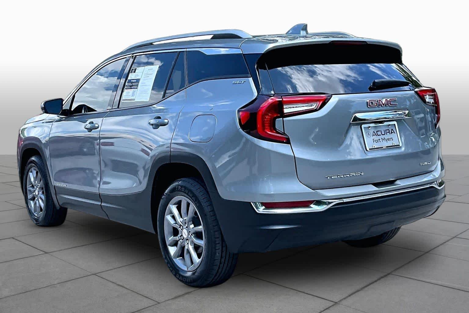 Used 2024 Sterling Metallic GMC SLT image 12