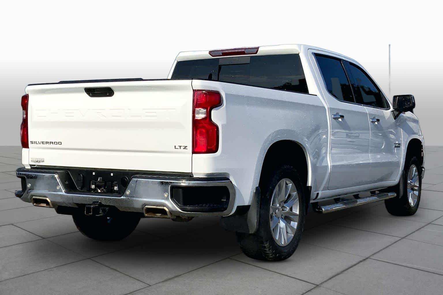 Used 2021 Summit White Chevrolet LTZ image 13
