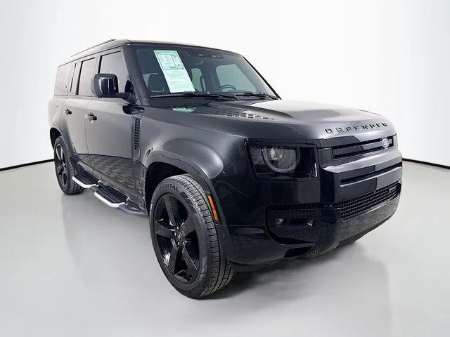 Used 2023 Black Land Rover X-Dynamic SE image 3
