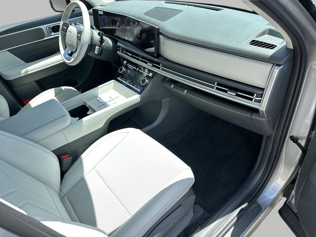 New 2026 Shimmering Silver Pearl Hyundai SEL FWD image 26