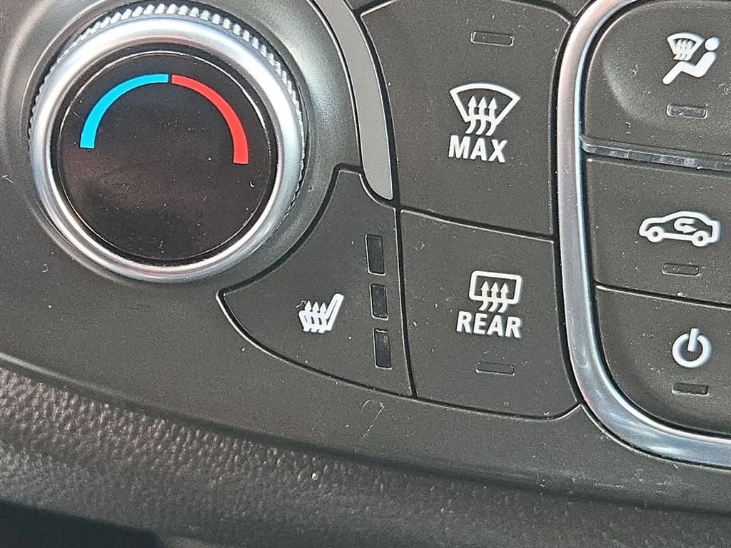 Used 2019 Satin Steel Metallic Chevrolet LT Cloth image 40