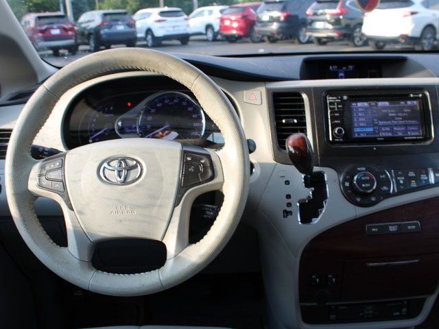 Used 2013 Predawn Gray Mica Toyota XLE image 10
