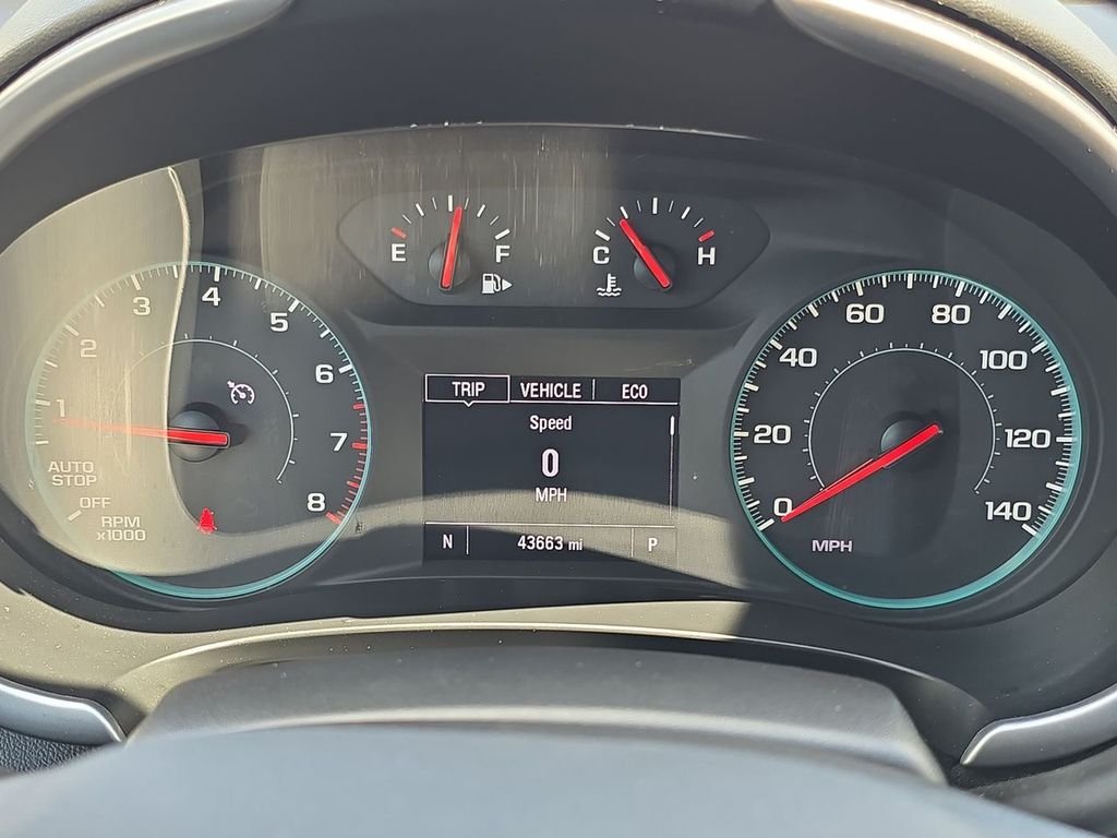 Used 2024 White Chevrolet LT image 12