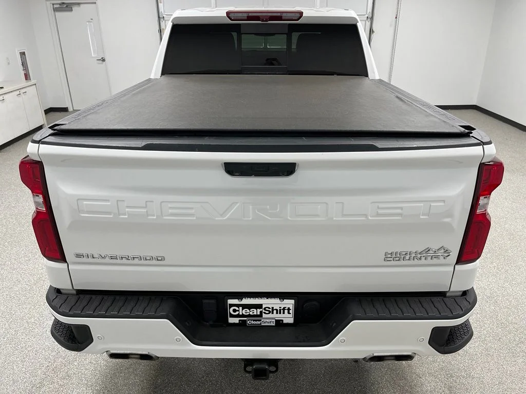 Used 2022 Beige Chevrolet High Country image 9