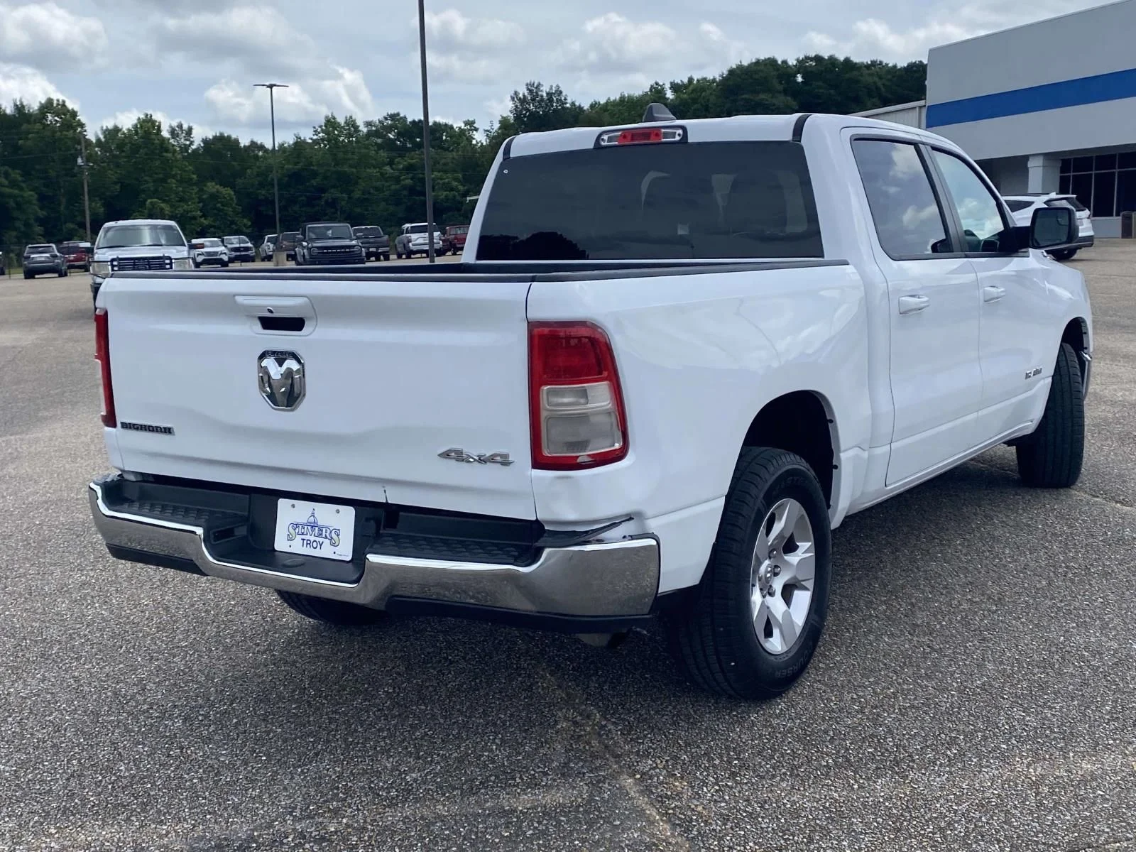 Used 2021 White Ram Big Horn/Lone Star image 7