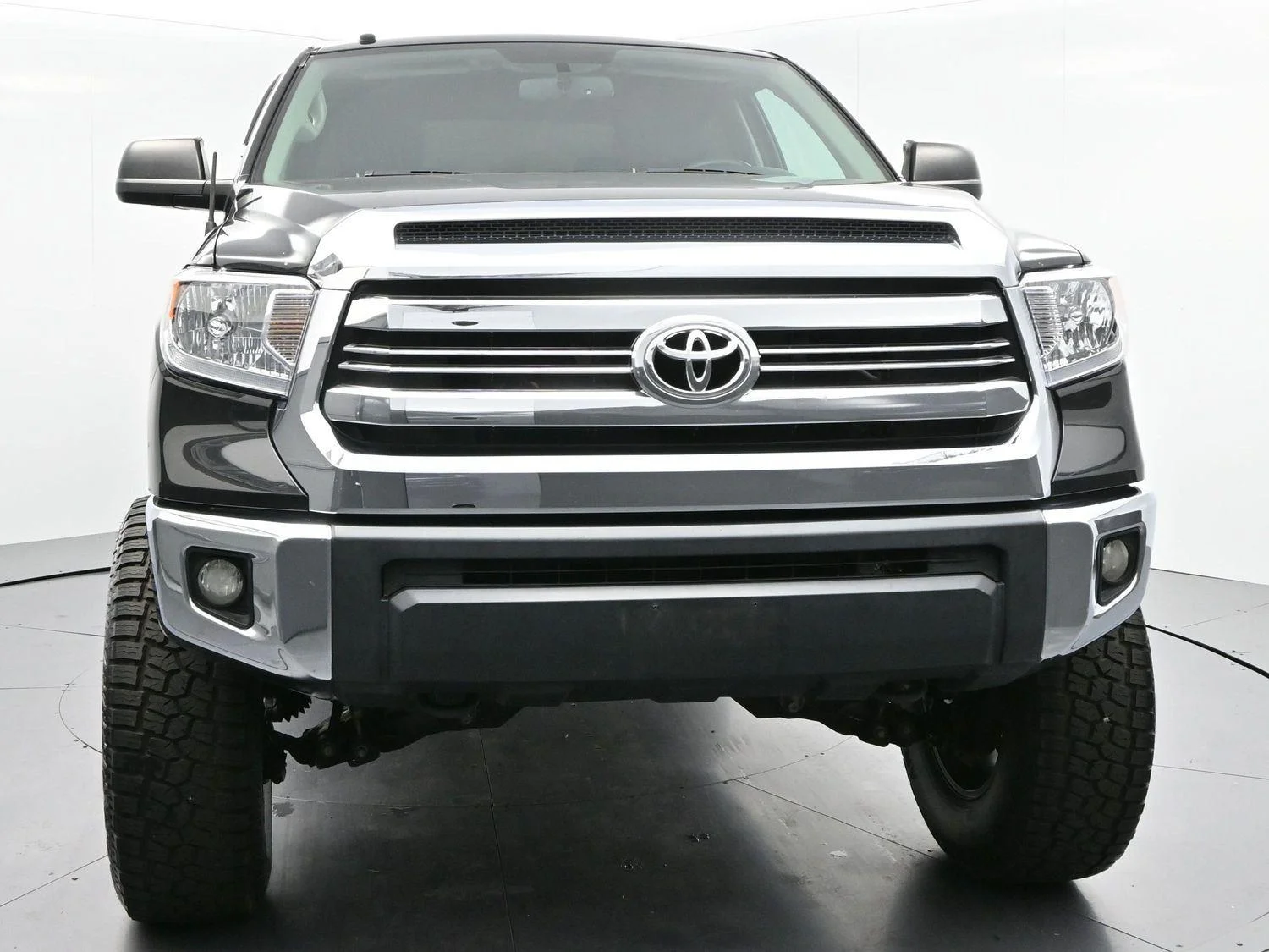 Used 2017 Black Toyota SR5 image 2