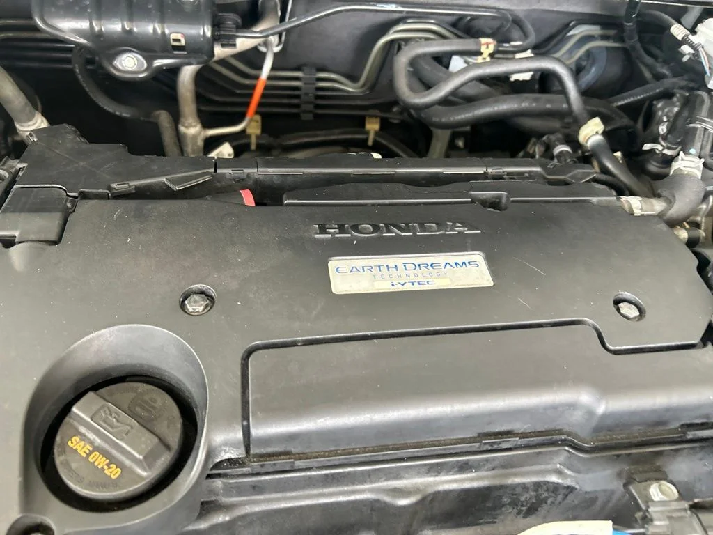Used 2018 White Honda LX image 11