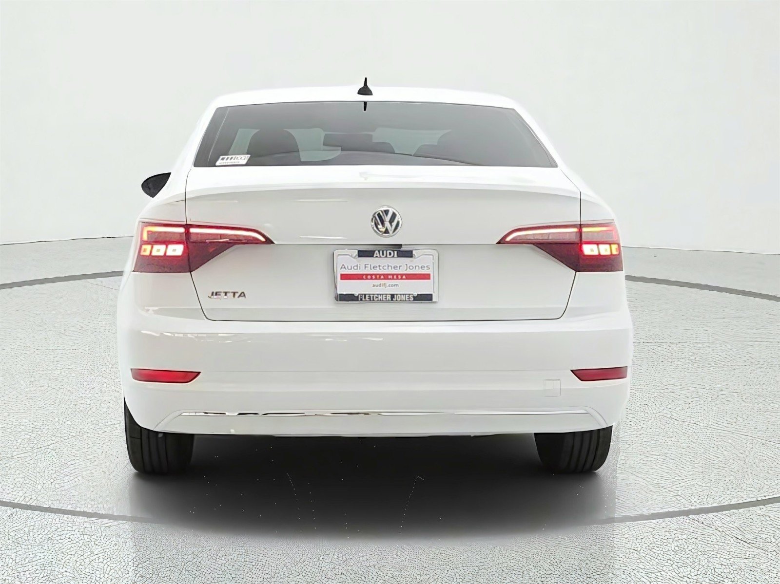 Used 2021 Pure White Volkswagen R-Line Auto image 6