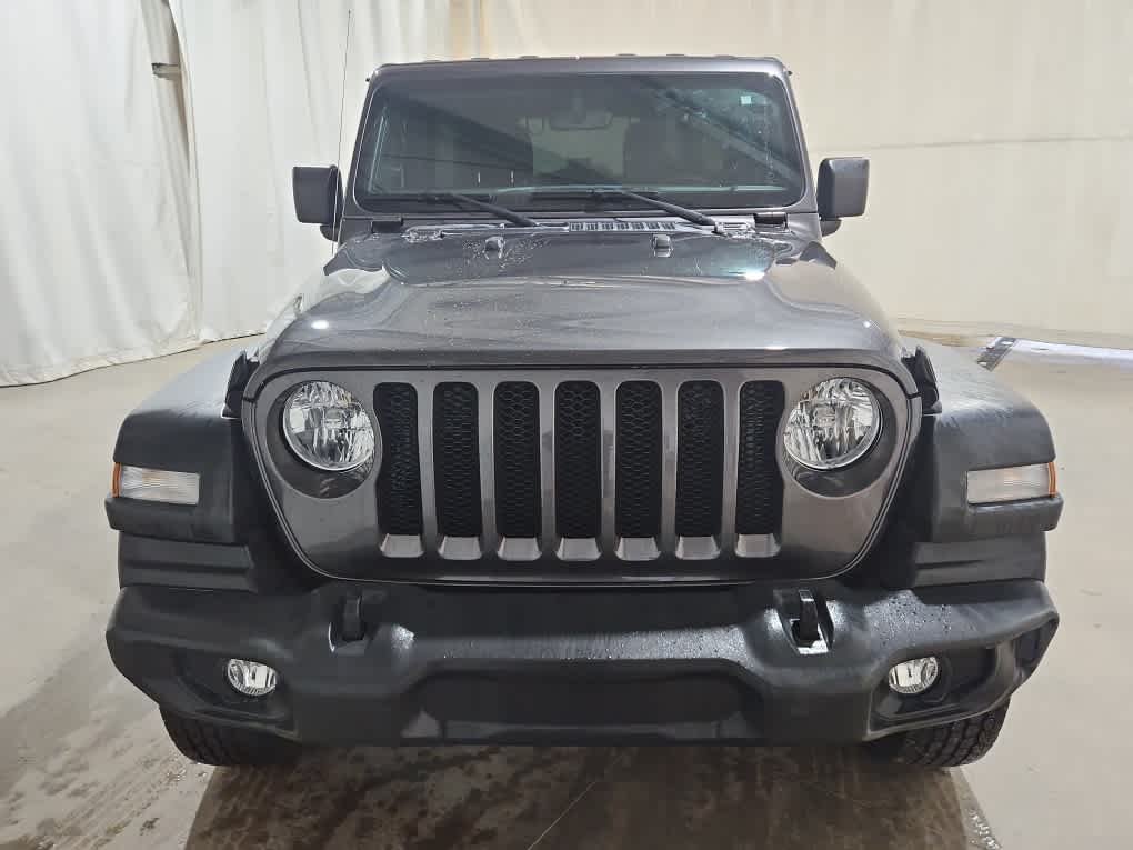 Used 2022 Granite Crystal Metallic Clearcoat Jeep Unlimited Sport S image 10
