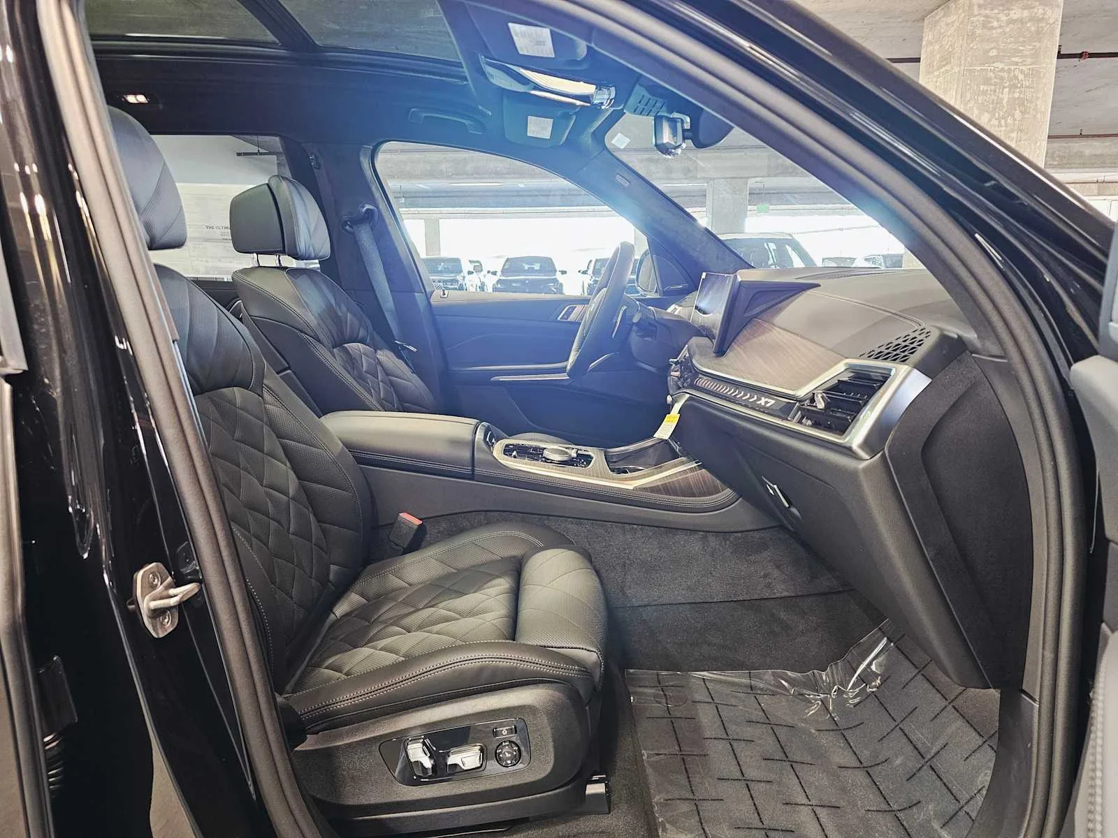 2026 BMW X7 40i - Photo 27