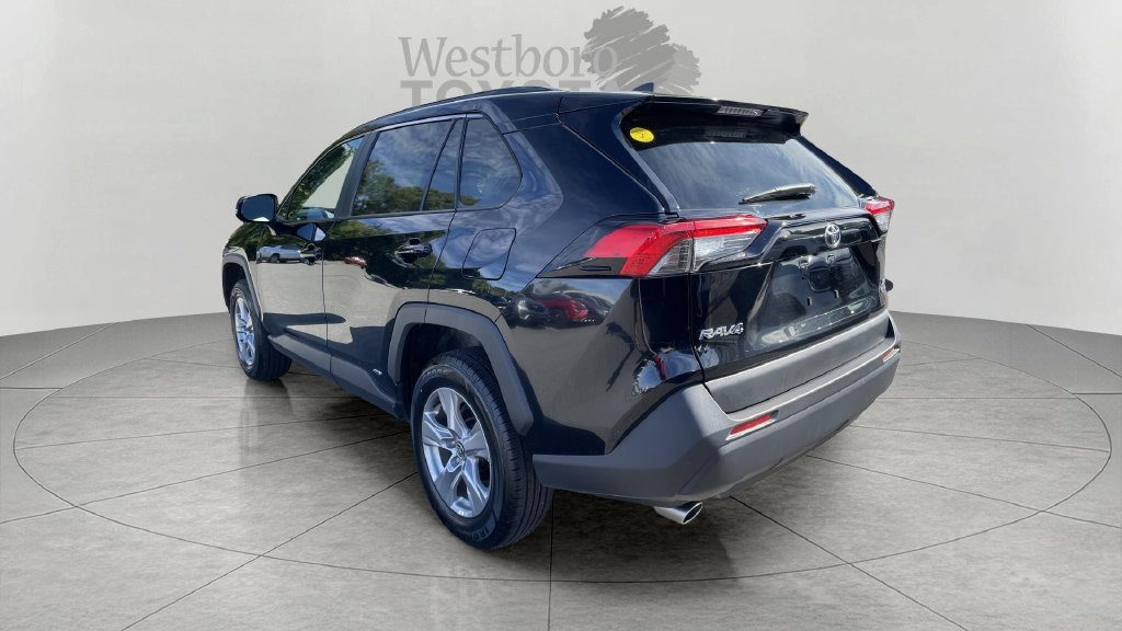 Used 2025 Midnight Black Metallic Toyota XLE image 5