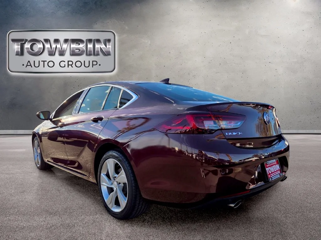Used 2018 Red Buick Preferred image 6