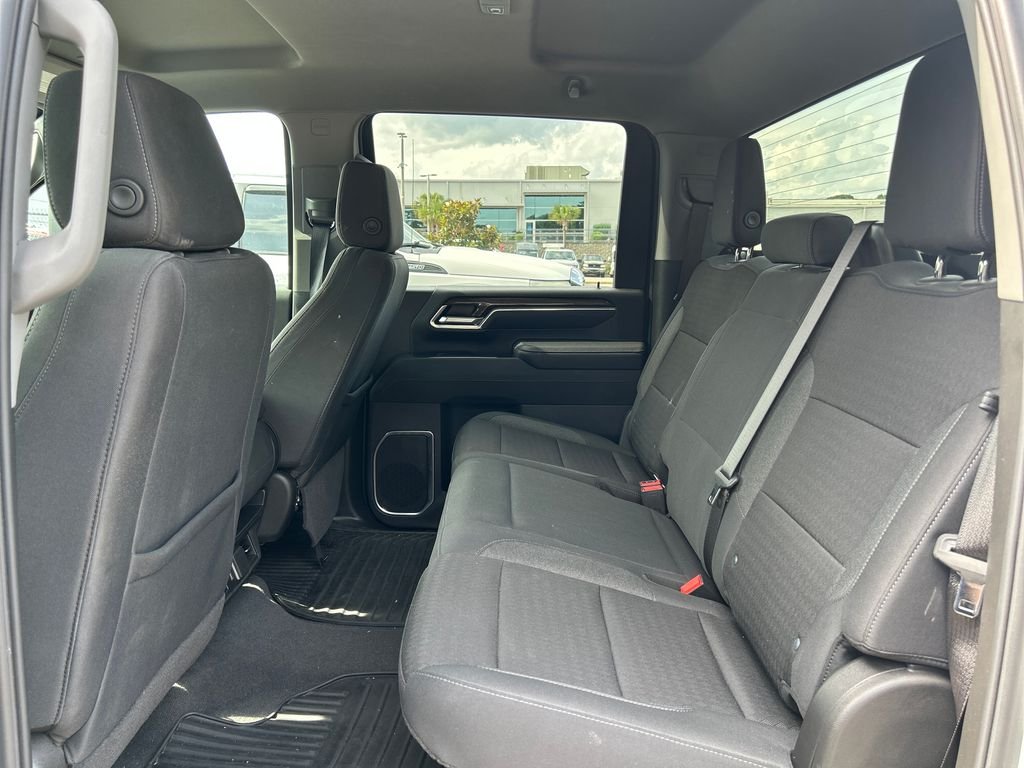 Used 2025 White Chevrolet LT image 13