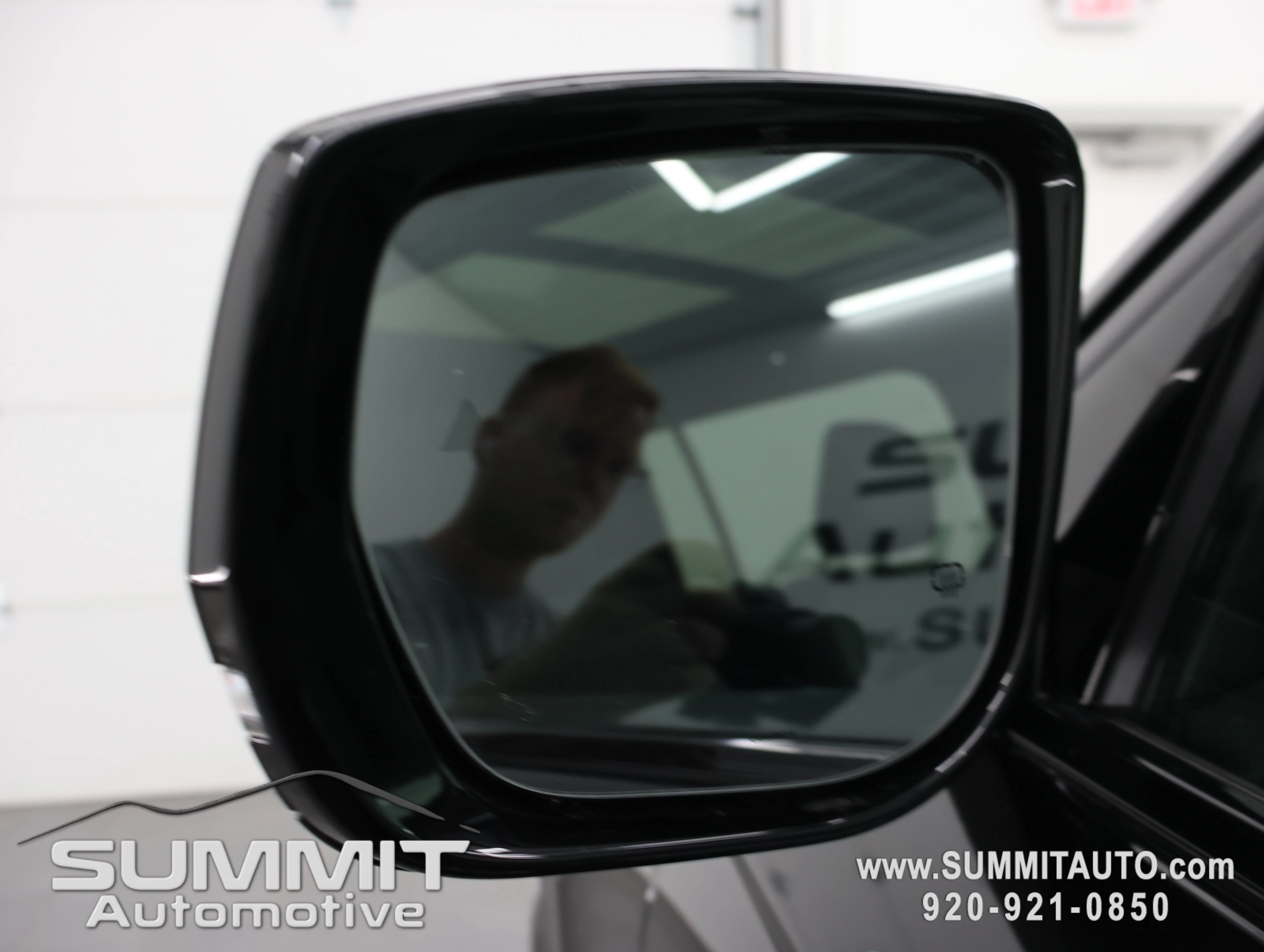 New 2026 Diamond Black Crystal Pearl-Coat Exterior Paint Jeep Limited image 44