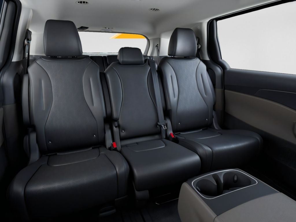 New 2027 Gray Kia LXS image 16