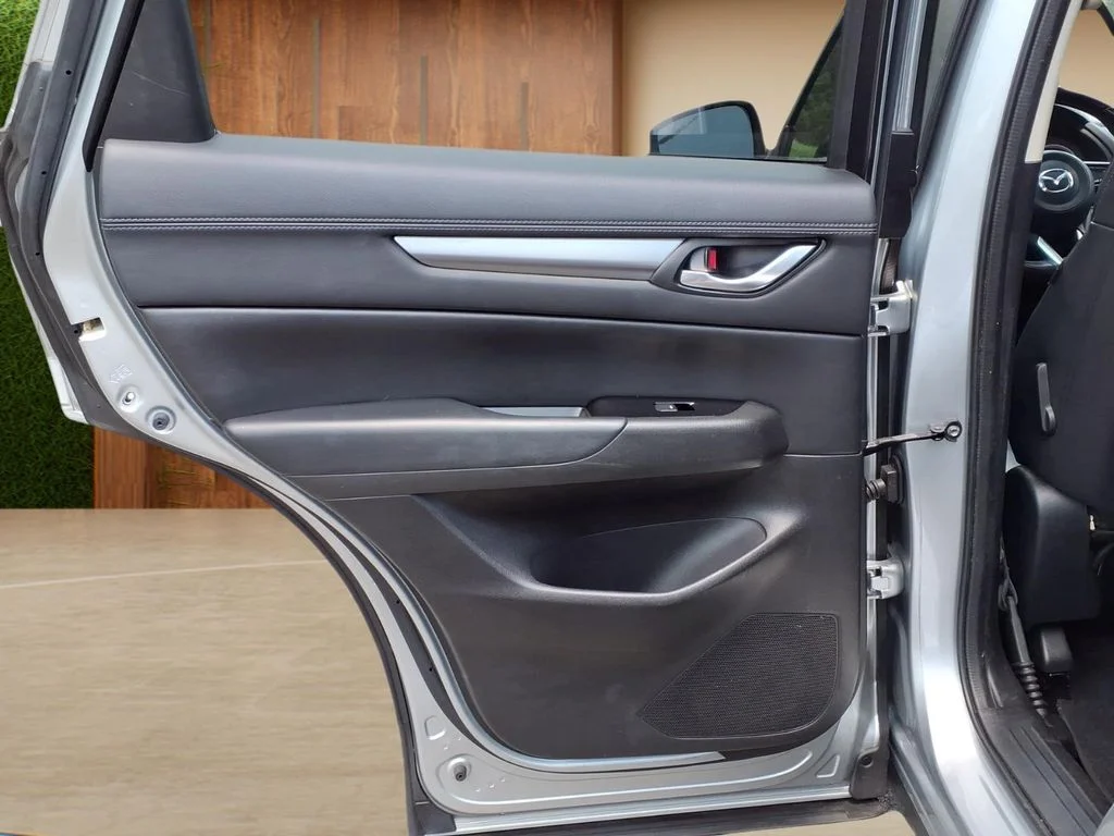 Used 2018 Silver Mazda Touring image 26