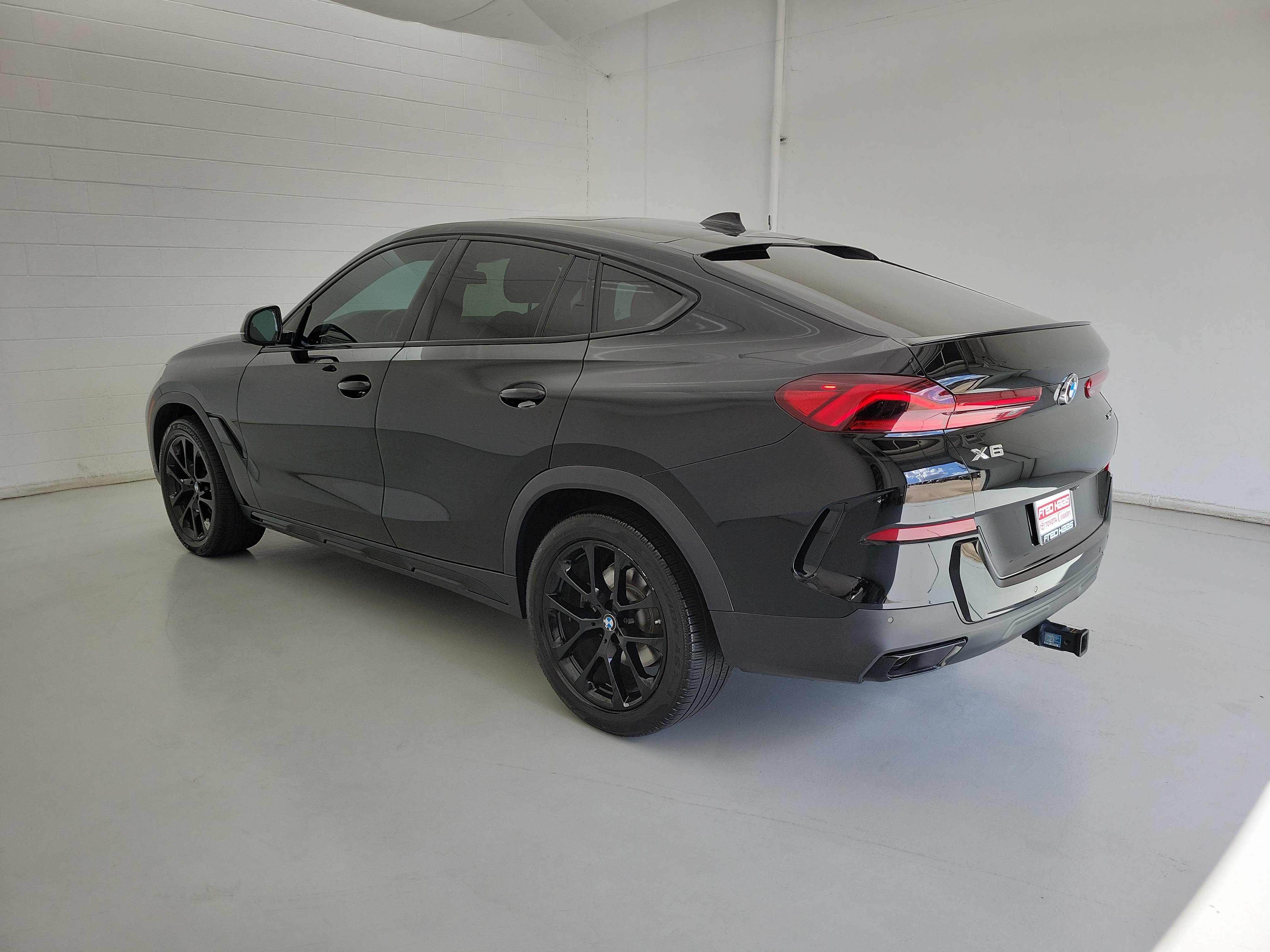 Used 2022 Jet Black BMW xDrive40i image 7