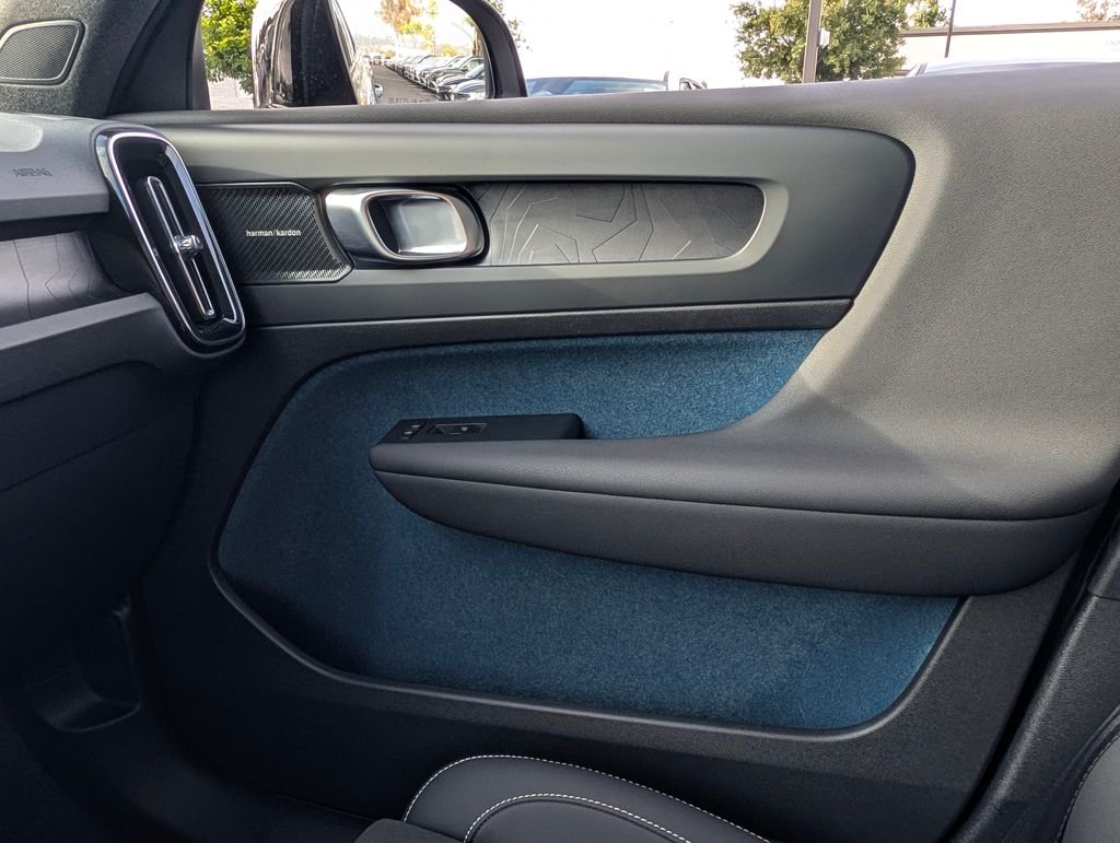 2023 Volvo C40 Ultimate - Photo 26