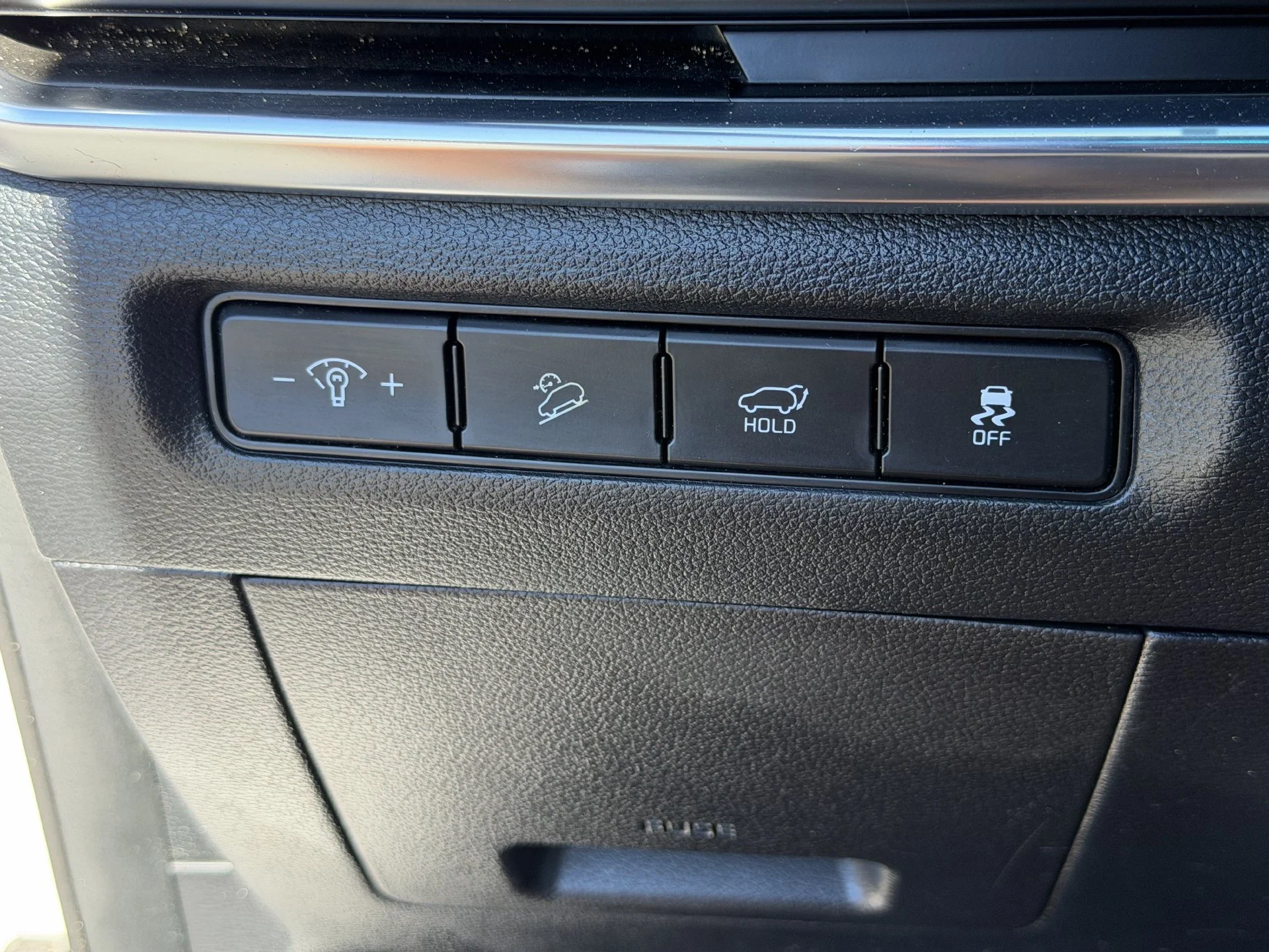 Used 2025 Glacial White Pearl Kia SX image 12