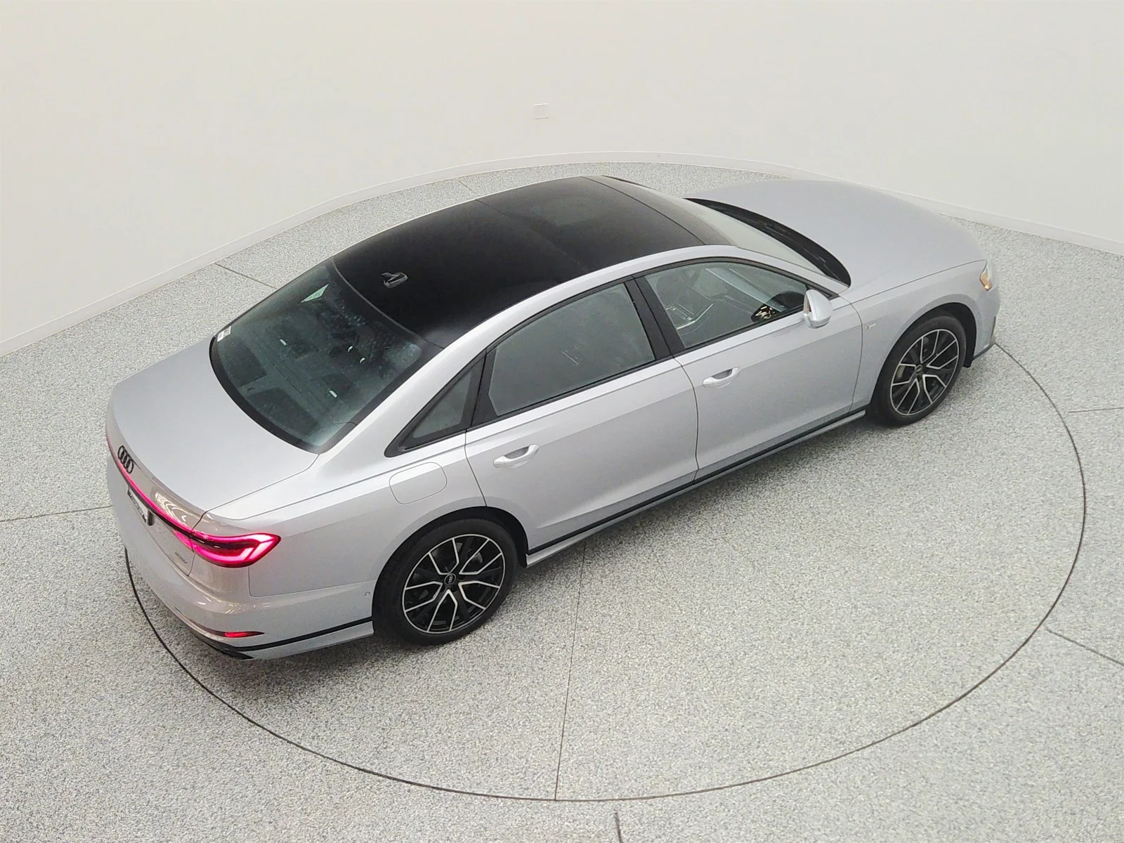 Used 2021 Florett Silver Metallic Audi L 55 TFSI quattro image 26