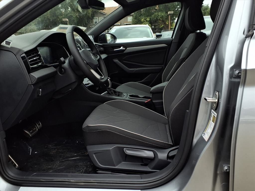 2025 Volkswagen Jetta Sport - Photo 16