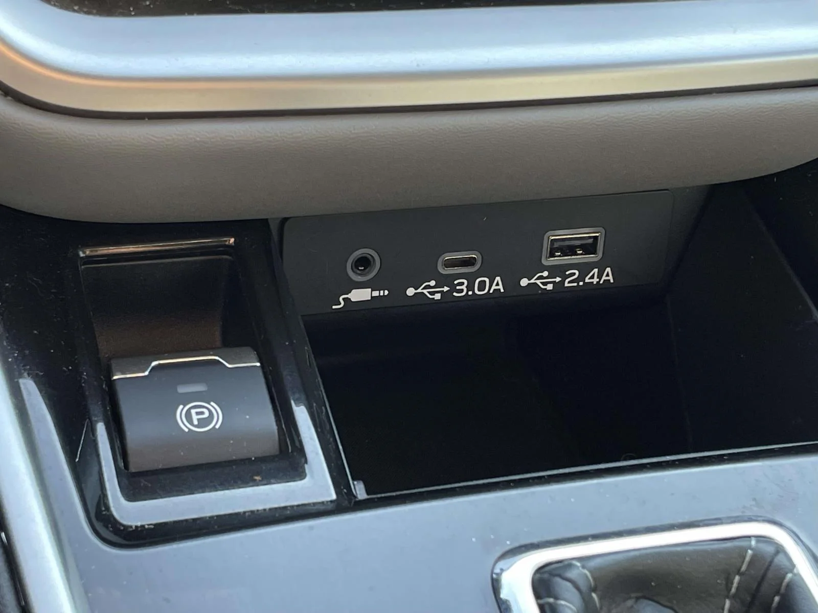 Used 2024 Ice Silver Metallic Subaru Premium image 19
