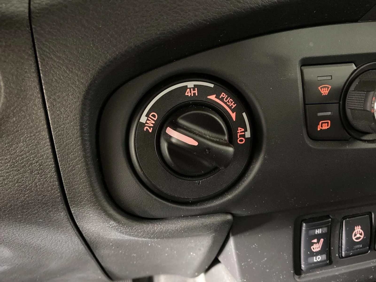 Used 2024 Wh Nissan SL image 21