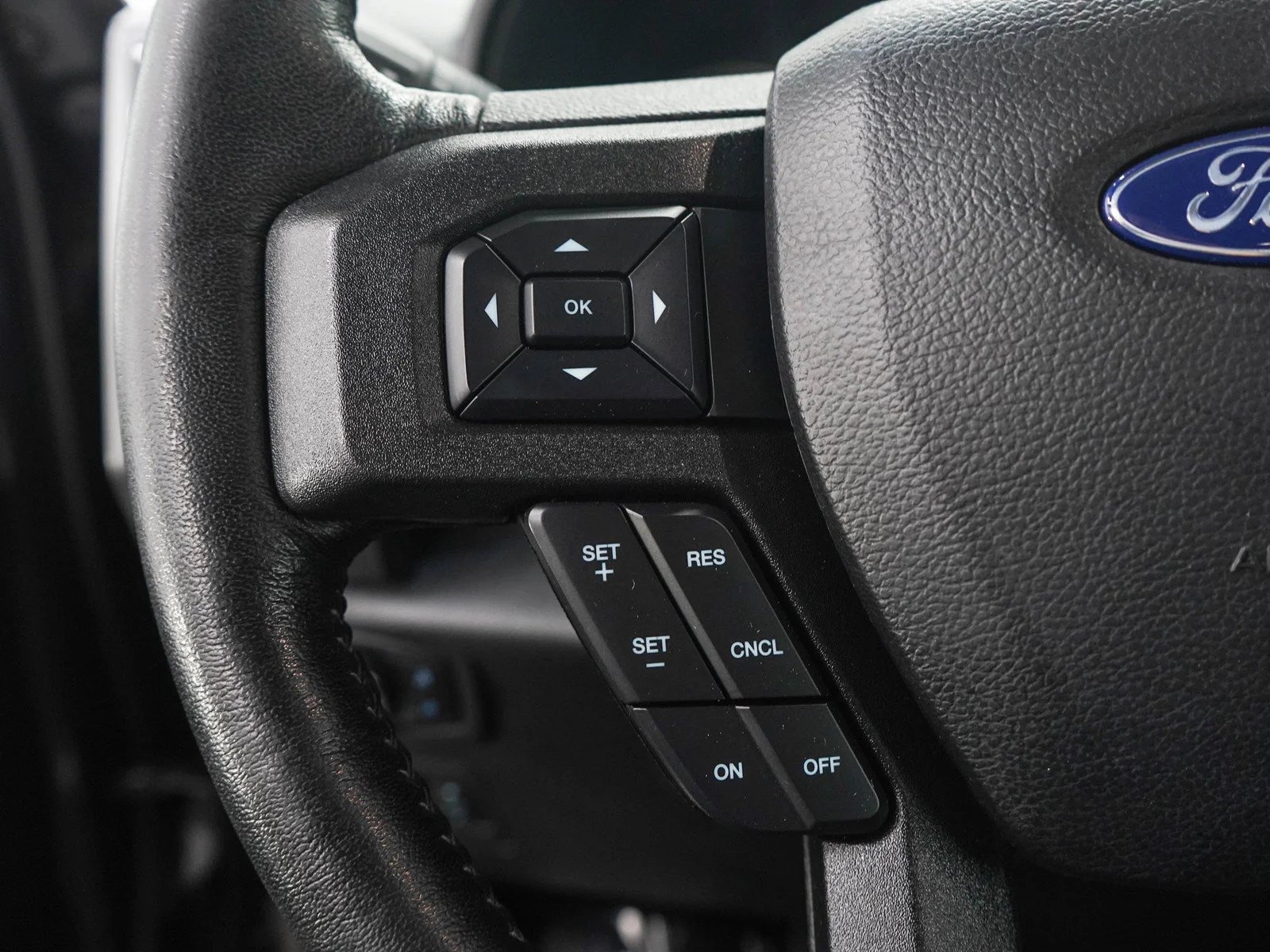 Used 2019  Ford xlt image 26
