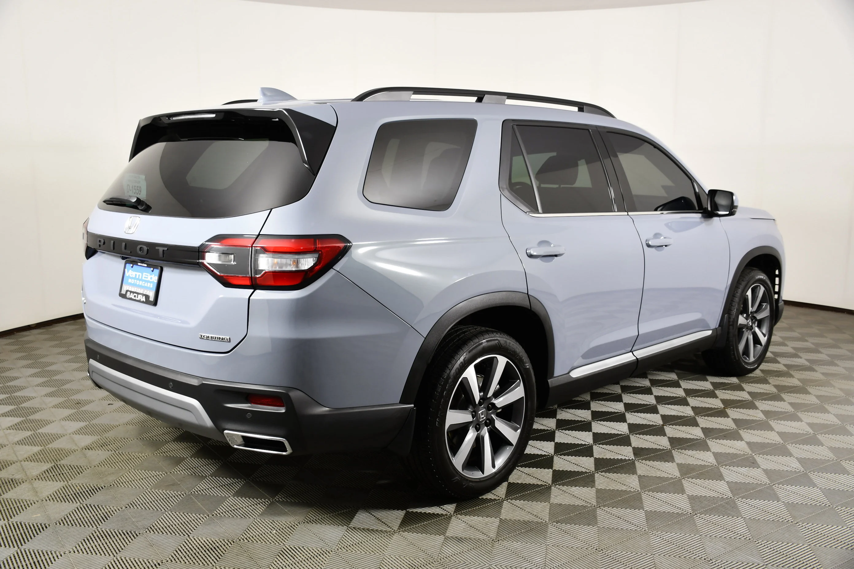 Used 2025 Gray Pearl Honda Touring image 6