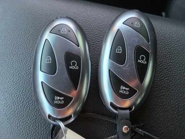 Used 2025 Gray Hyundai SEL Sport image 24
