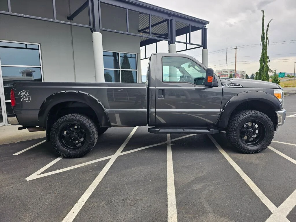 Used 2016 Magnetic Metallic Ford XLT image 6