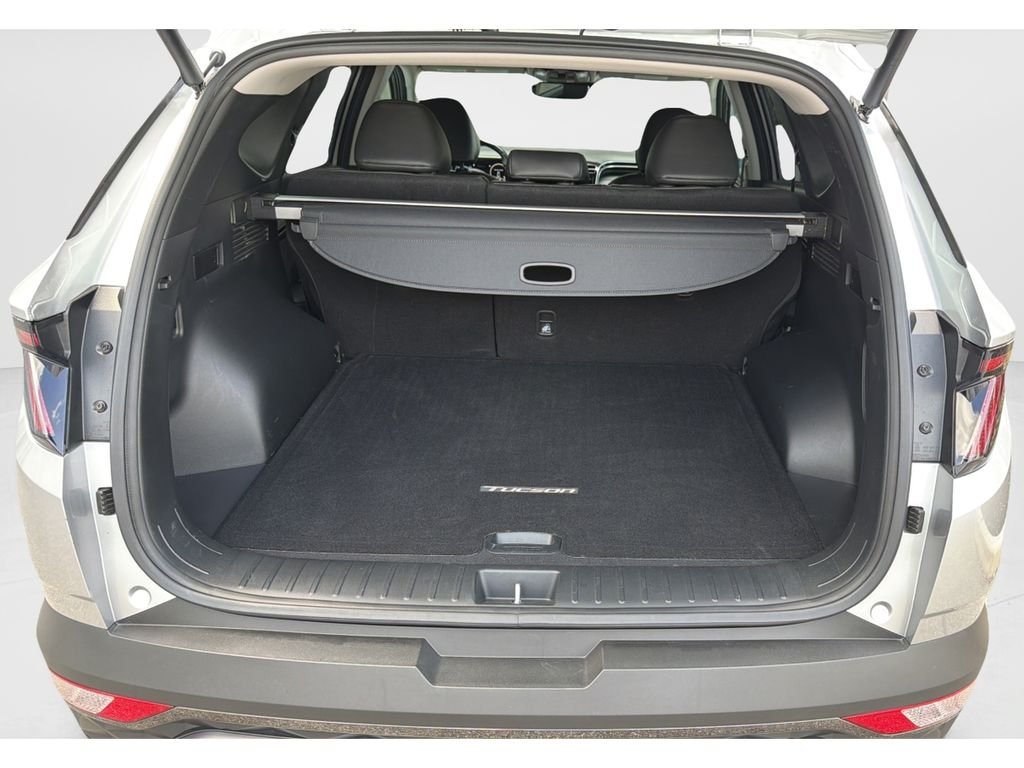Used 2022 Silver Hyundai Limited image 10
