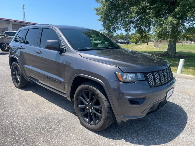 Pre-Owned 2020 Jeep Grand Cherokee Altitude RWD 4D Sport Utility