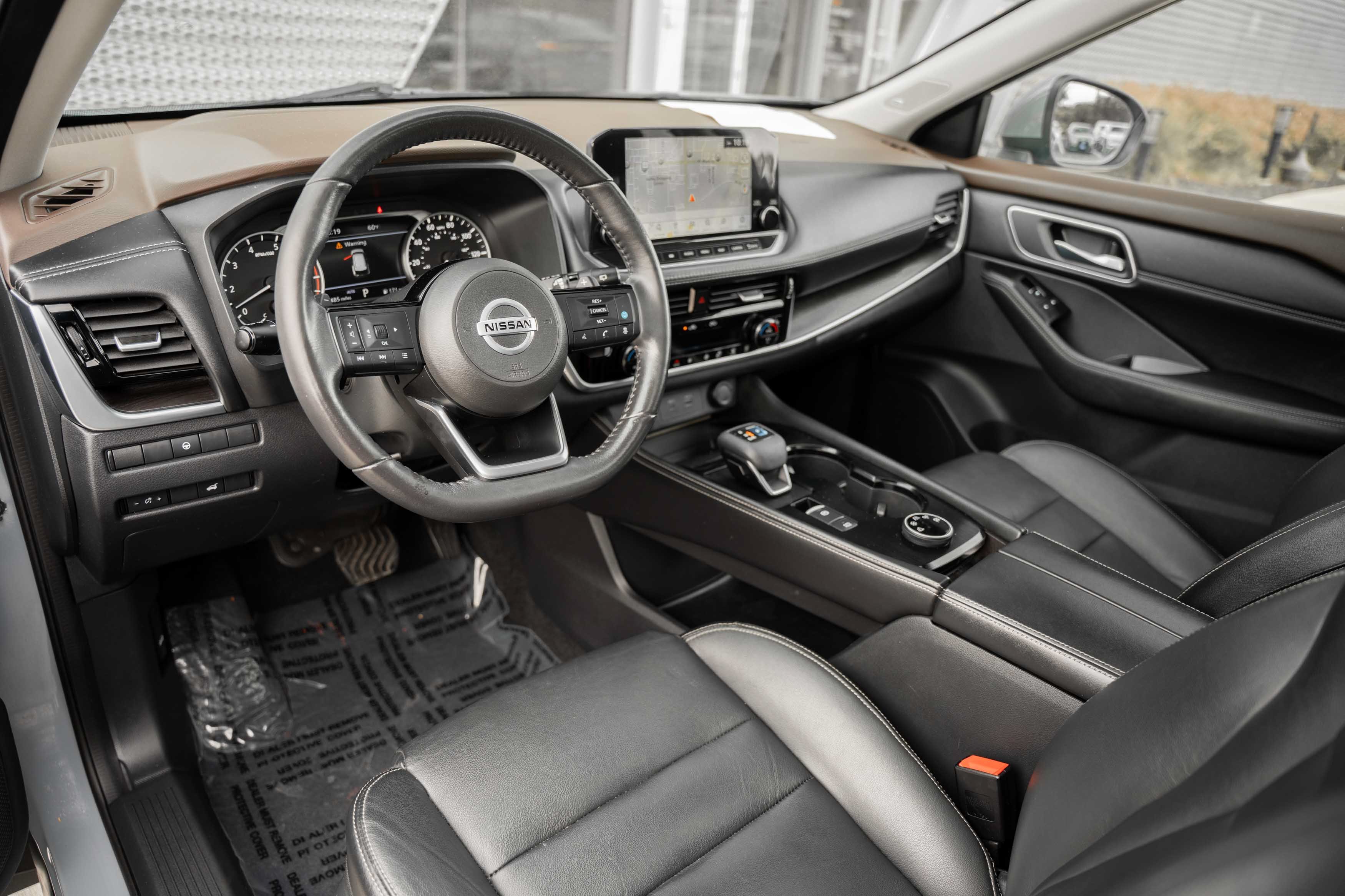 Used 2021 Boulder Gray Pearl Nissan SL image 10
