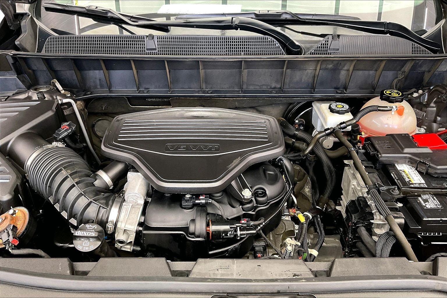 Used 2019 Iridium Metallic GMC SLE image 9