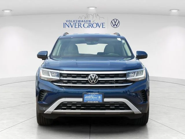 Certified 2022 Volkswagen Atlas SE w/Tech with VIN 1V2HR2CA0NC537514 for sale in Inver Grove Heights, Minnesota