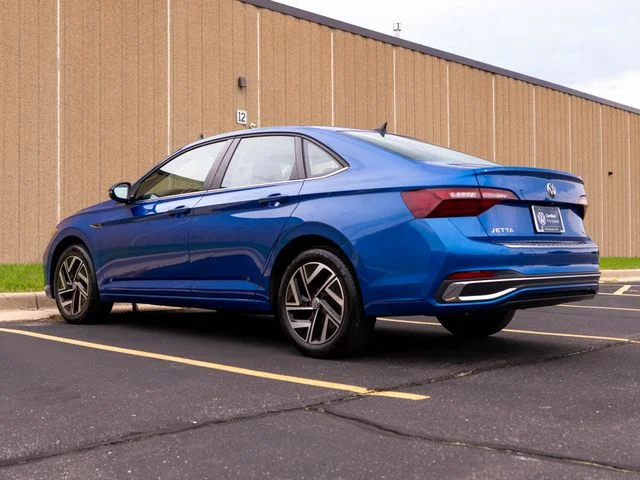 Certified Used 2023 Blue Volkswagen 1.5T SEL image 3