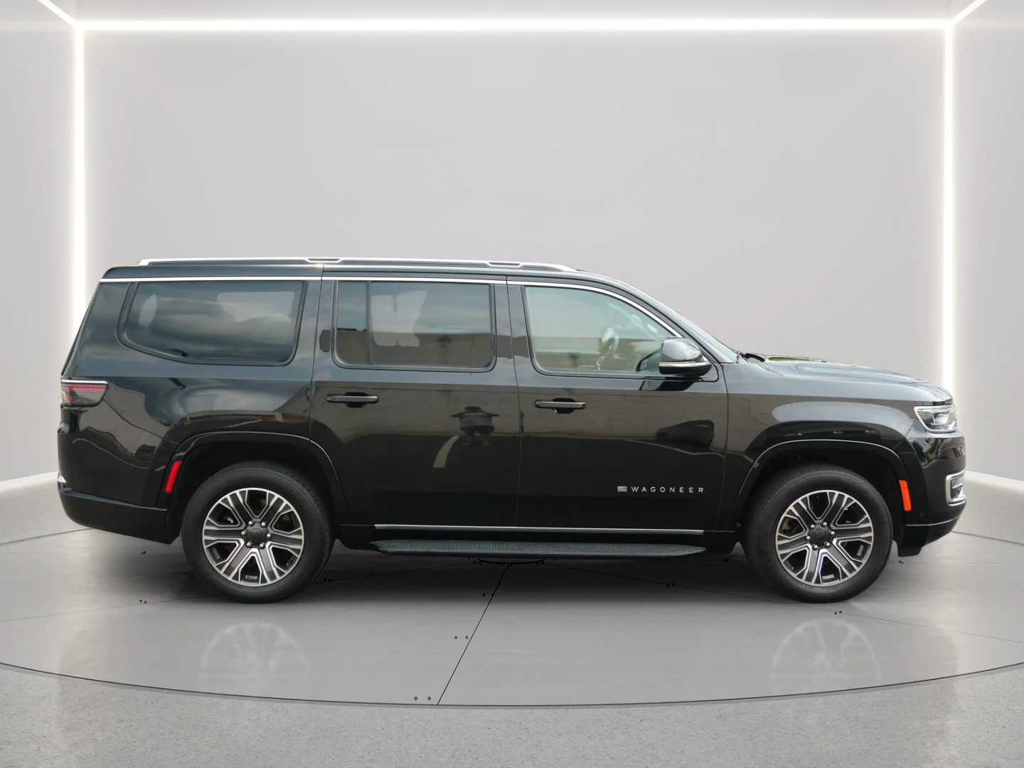 Used 2024 Diamond Black Crystal Pearlcoat Jeep Series II image 6