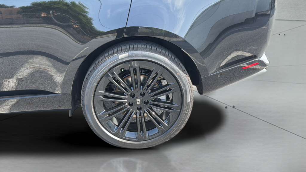 New 2027 Santorini Black Land Rover SE image 16