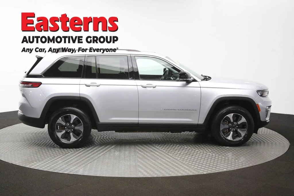 Used 2022 Silver Jeep 4xe image 4