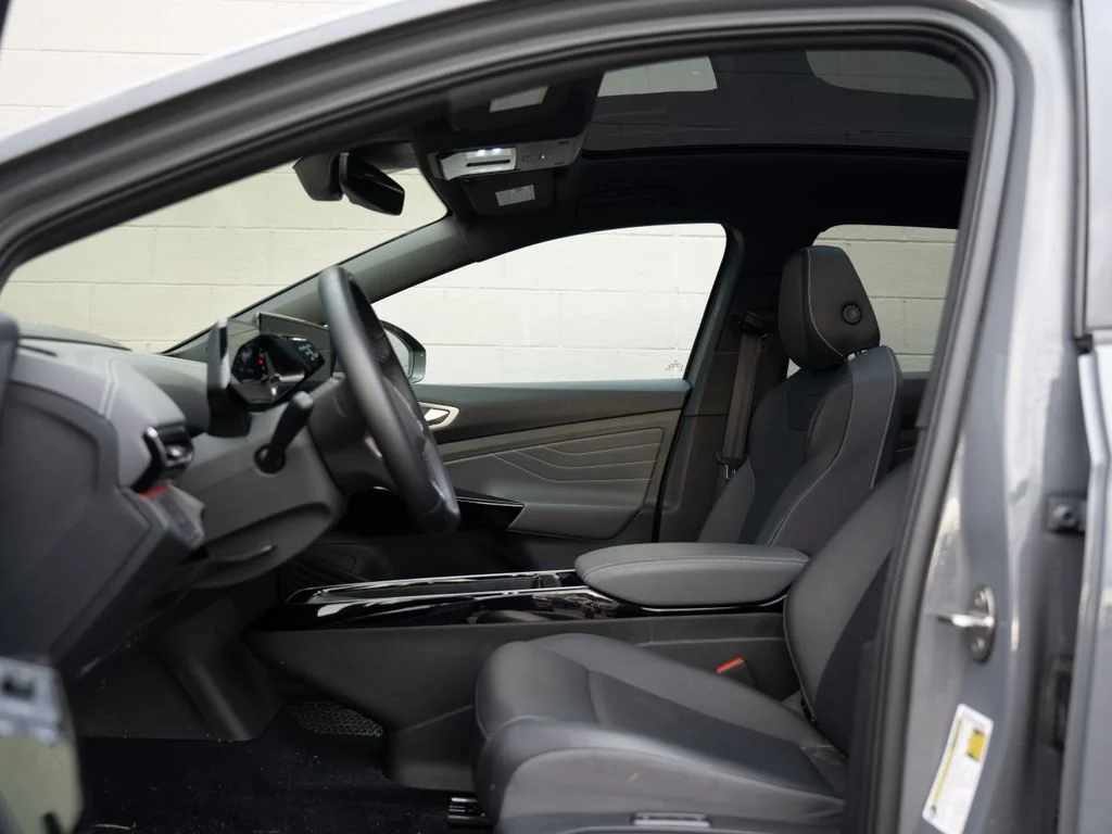 Used 2023 Gray Volkswagen Pro S image 17