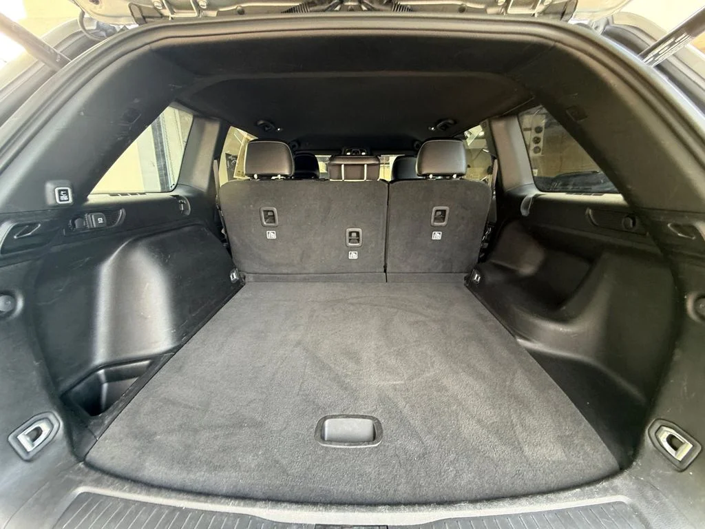 Used 2025 Silver Jeep Altitude image 19
