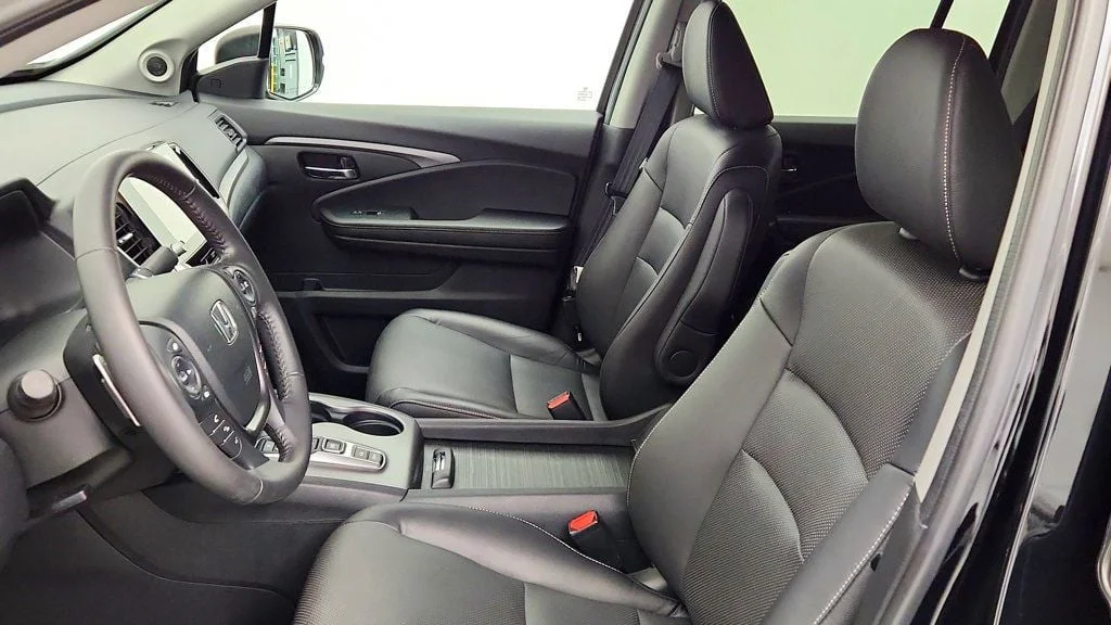 Used 2023 Crystal Black Pearl Honda RTL AWD image 19