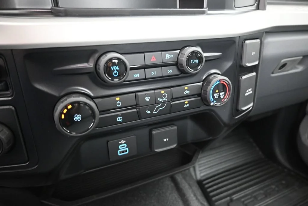 New 2027 Oxford White Ford XL image 15