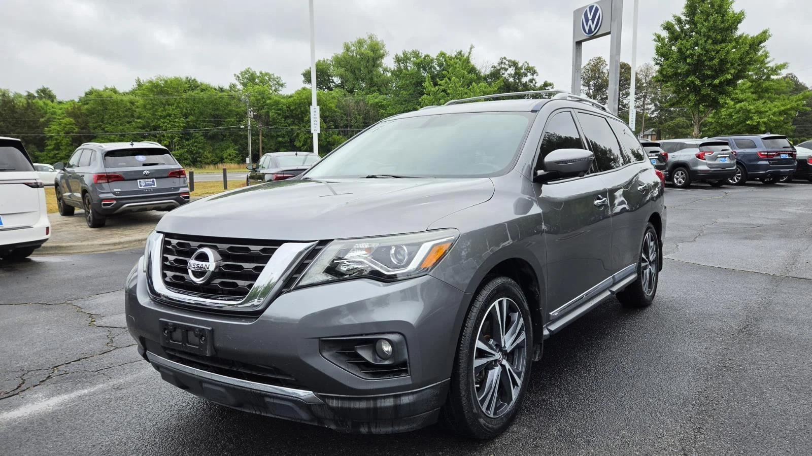 Used 2018 Gun Metallic Nissan Platinum image 10