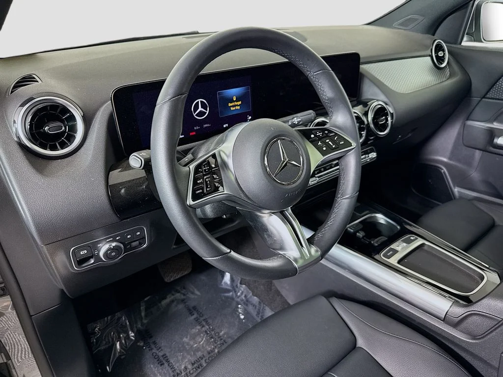 Used 2026 Gray Mercedes-Benz GLA 250 image 9